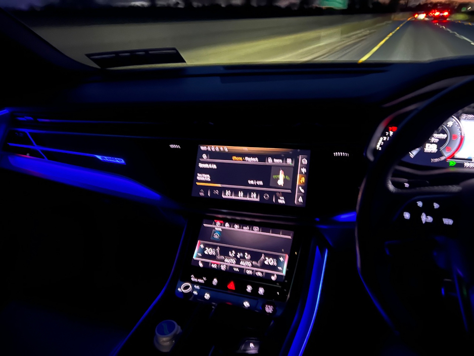 2019 Audi Q8 - image 33