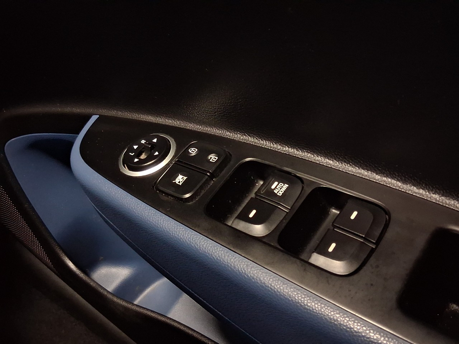 2015 Hyundai i10 - image 13