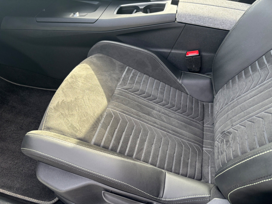 2025 Peugeot 5008 - image 9