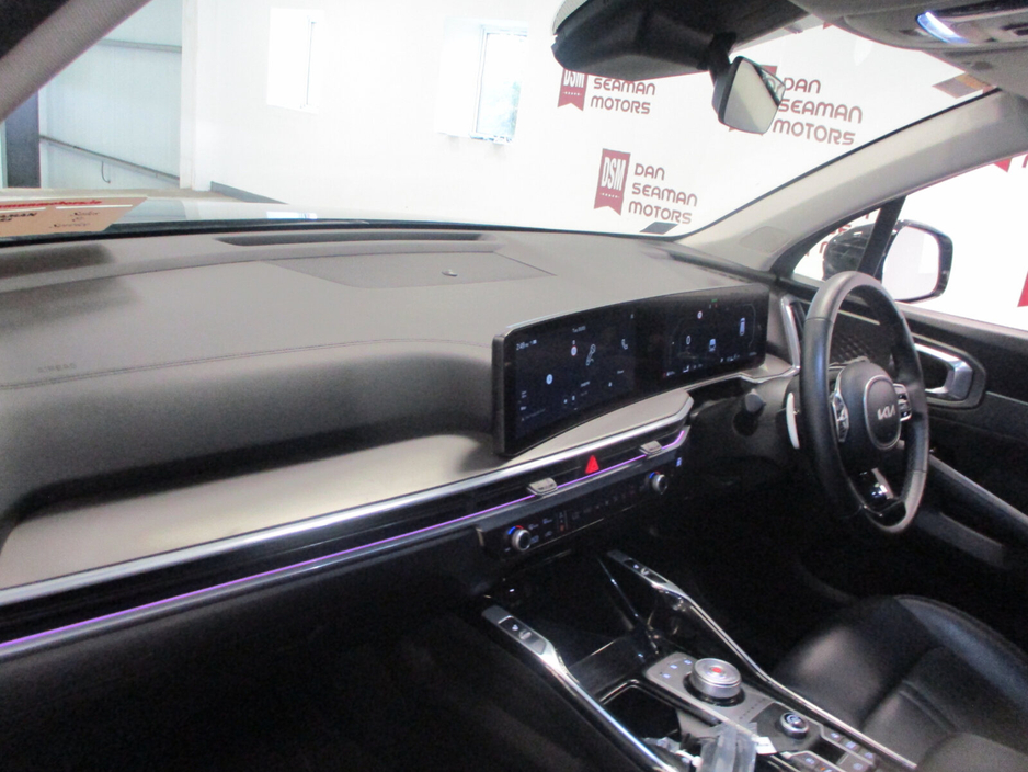 2025 Kia Sorento - image 17