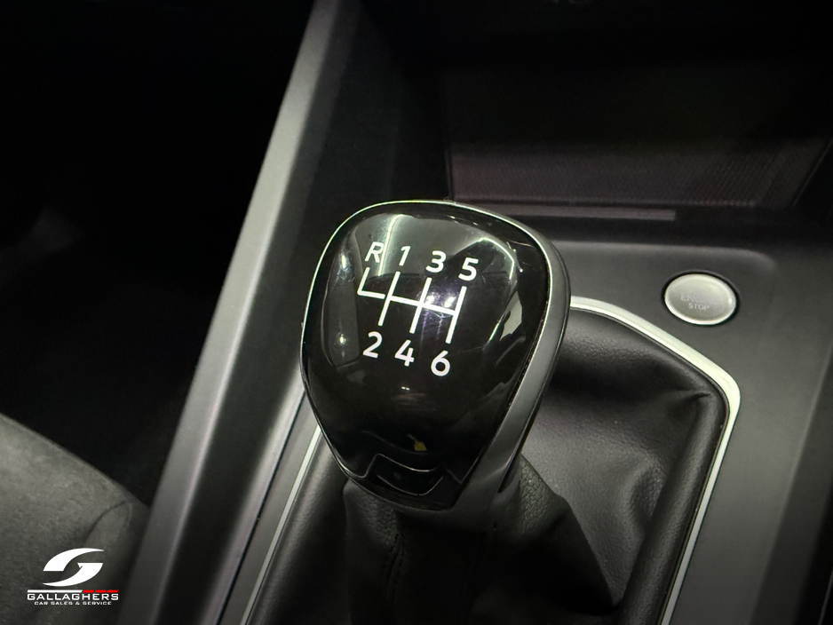 2025 Volkswagen Golf - image 19