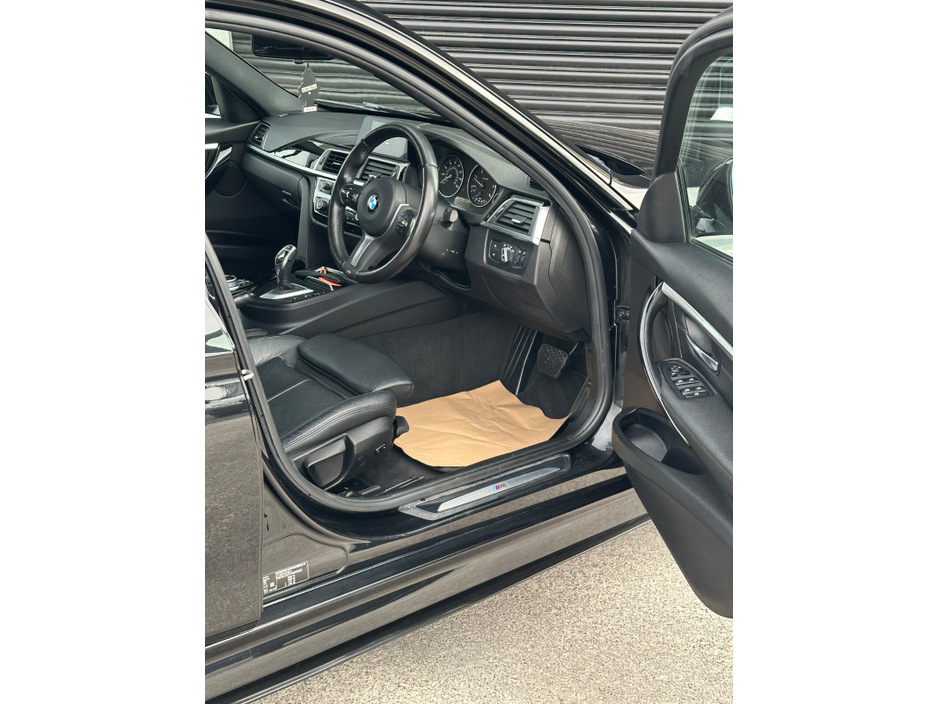 2019 BMW 3 Series - image 15