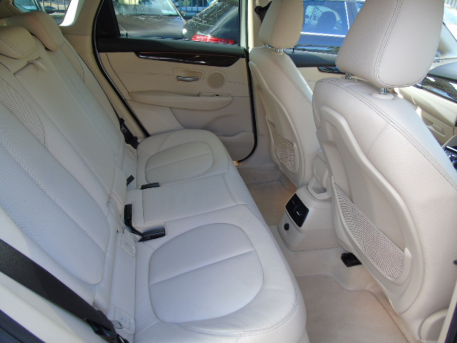 2016 BMW 2 Series - image 5