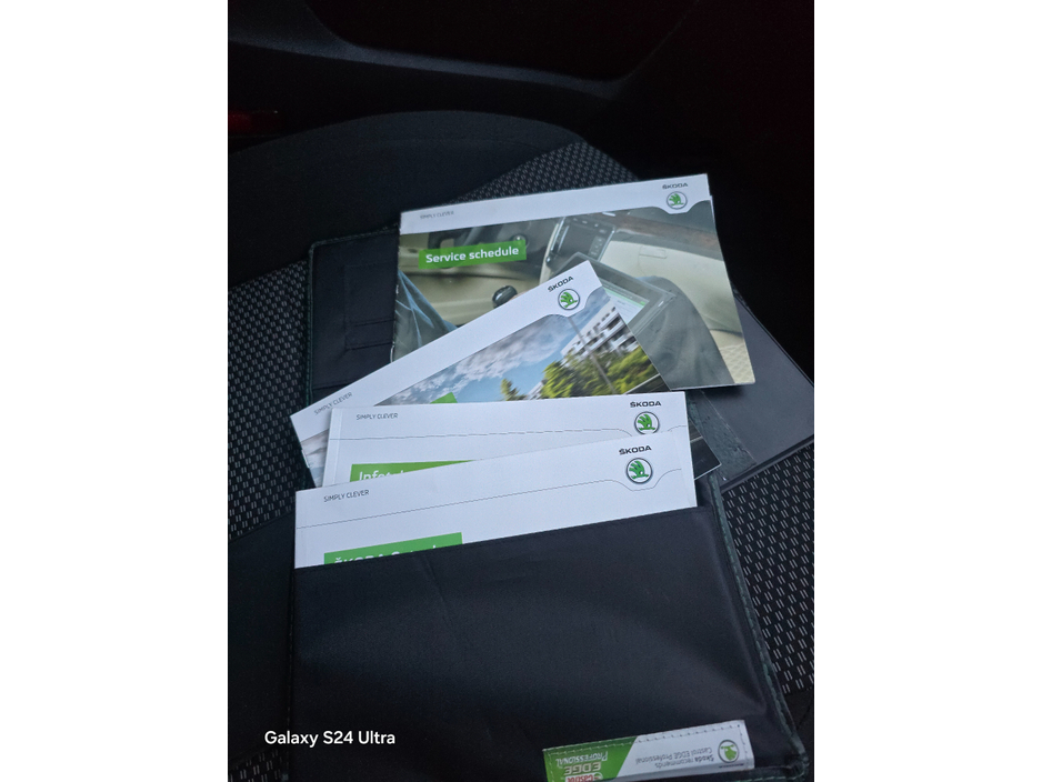 2015 Skoda Octavia AMBITION 1.6 TDI 105HP DSG 4 4DR AUTO €9,750