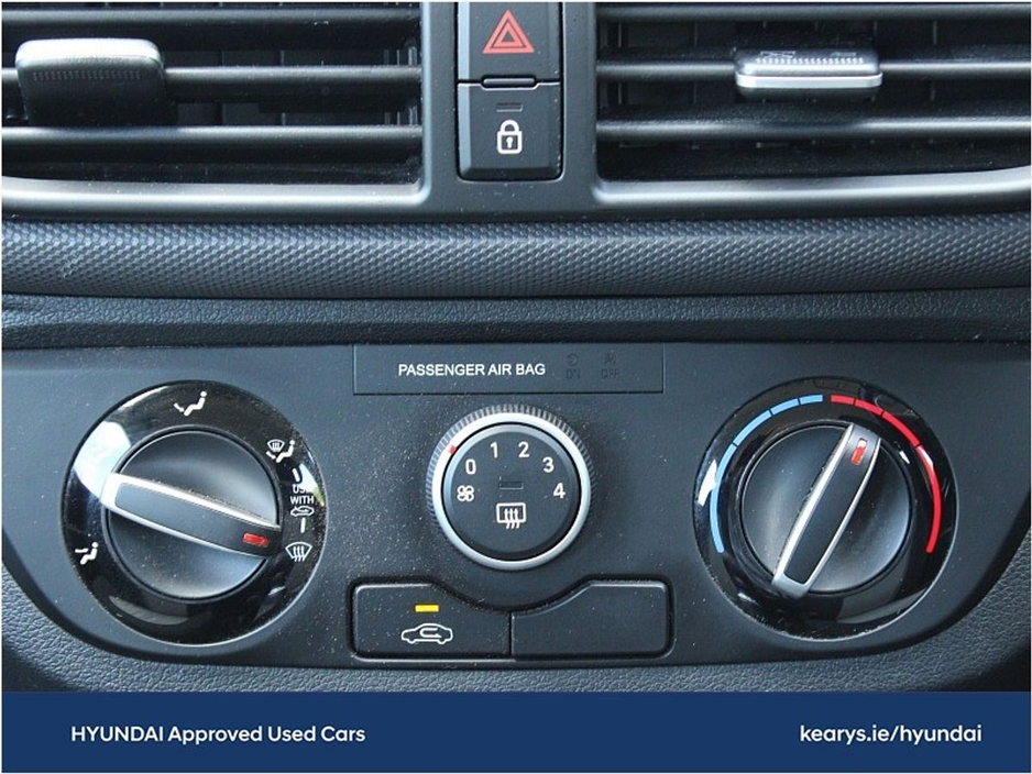 2023 Hyundai i10 - image 13