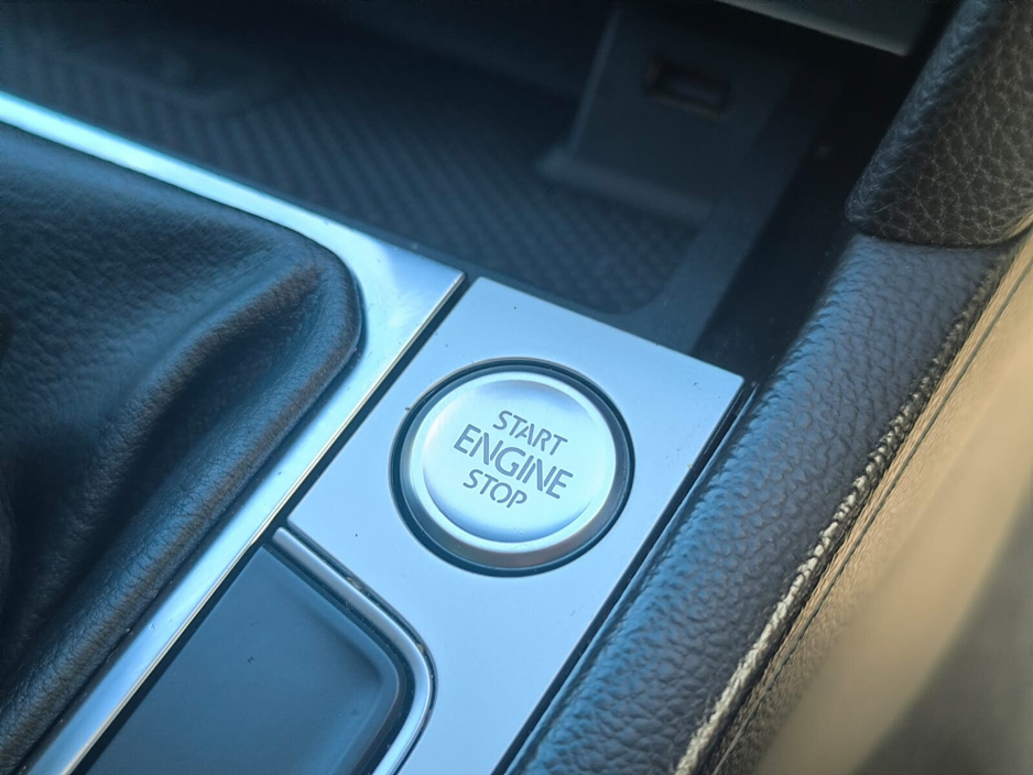 2018 Volkswagen Passat - image 26