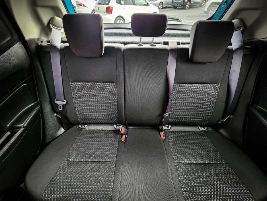 2017 Suzuki Swift - image 33