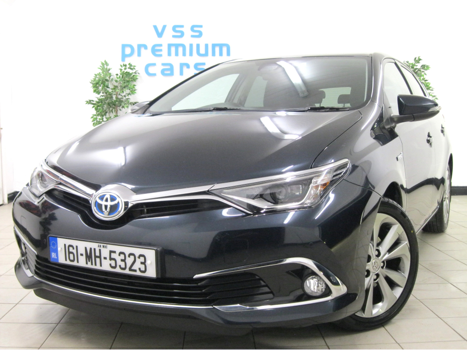2016 Toyota Auris - image 4