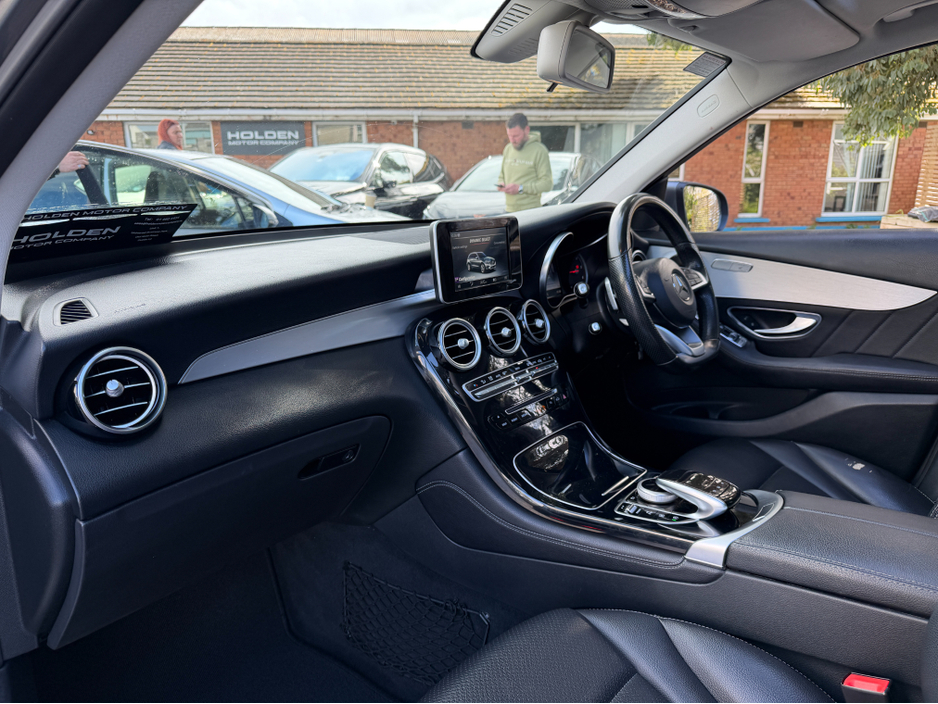 2016 Mercedes-Benz GLC Class - image 27