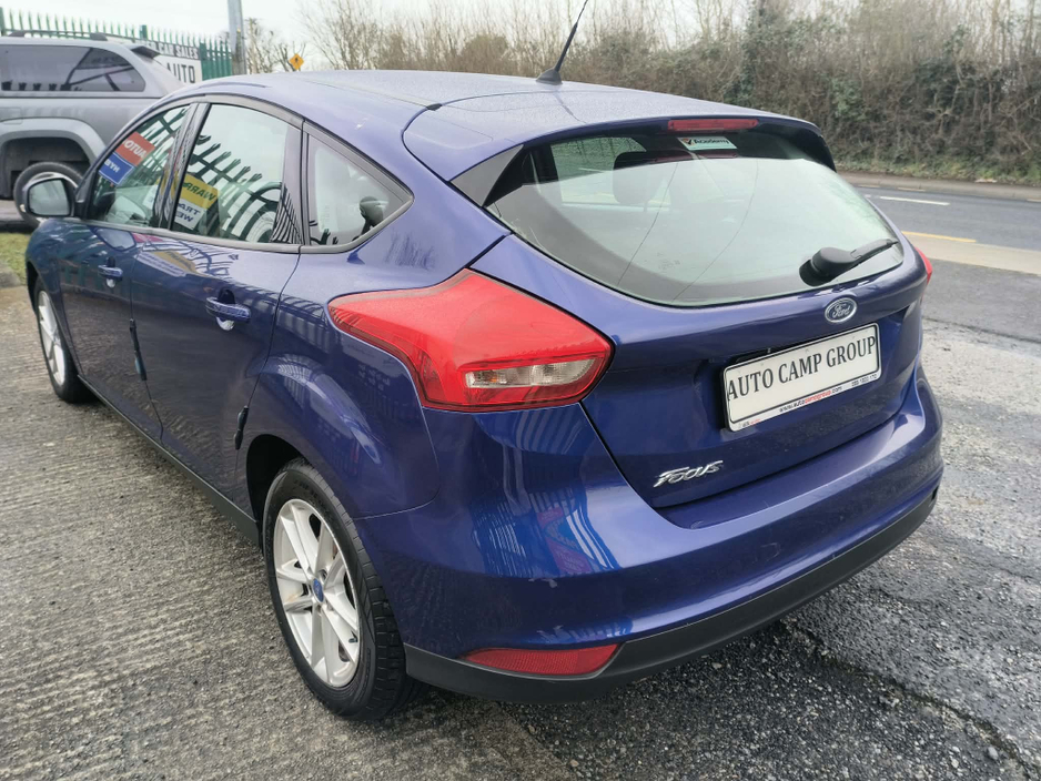 2016 Ford Focus - image 5