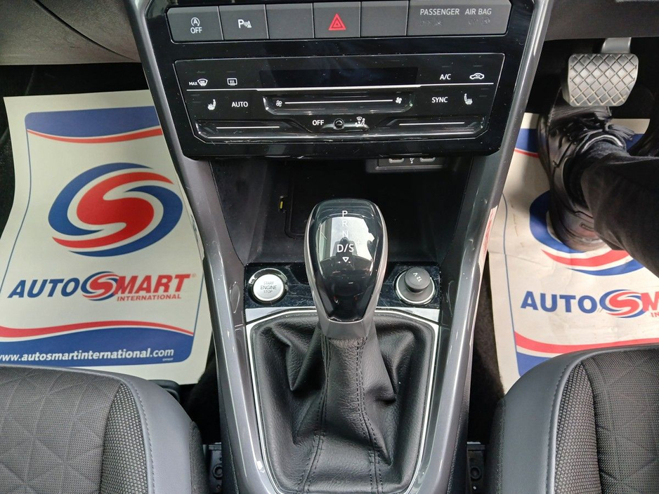 2023 Volkswagen T-Cross - image 15