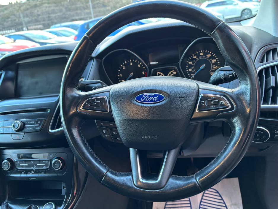 2015 Ford Focus - image 6