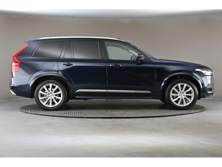 2017 Volvo XC90 - image 11
