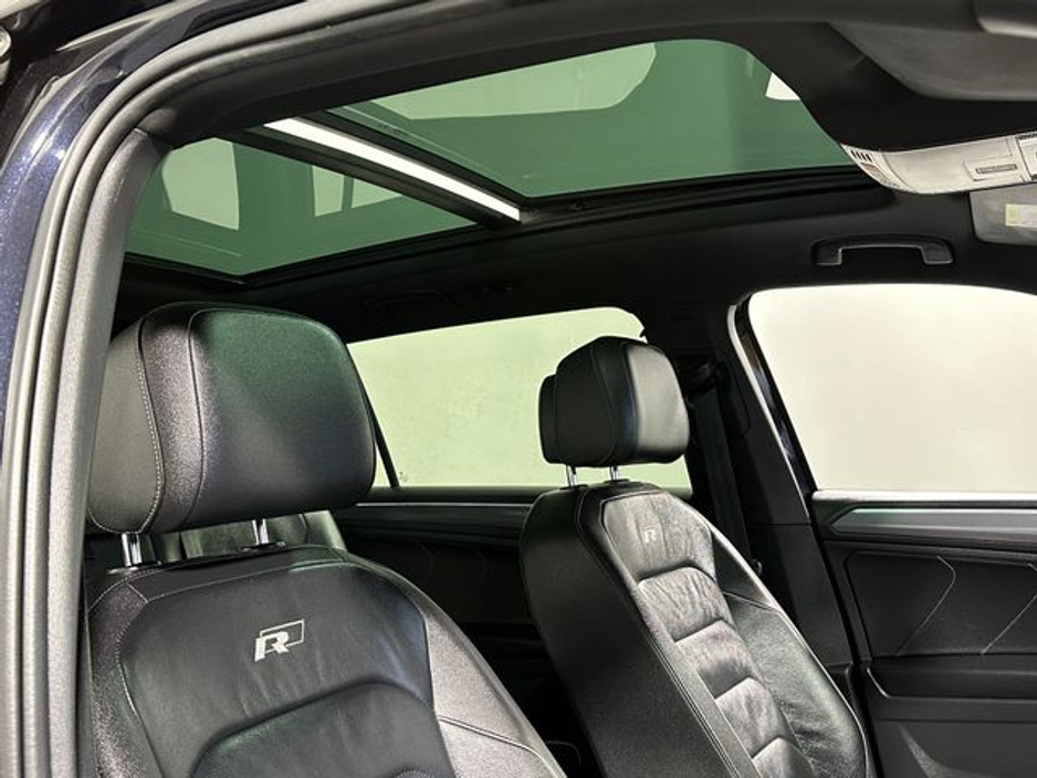 2020 Volkswagen Tiguan - image 12