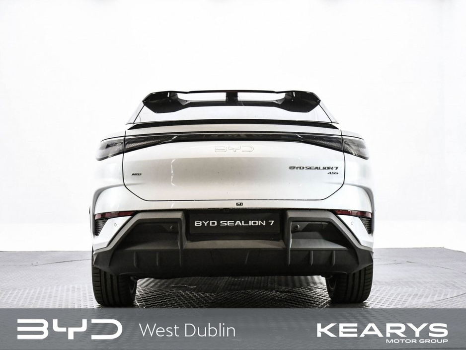 2026 BYD Sealion 7 - image 6