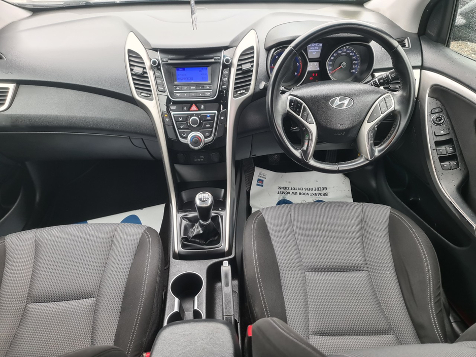 2016 Hyundai i30 - image 7