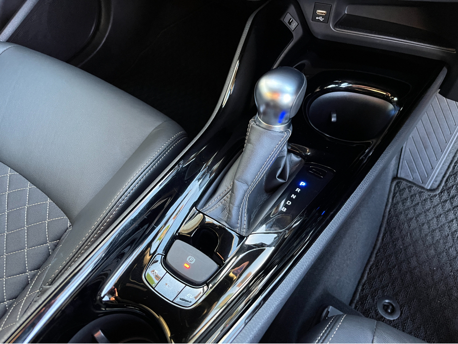 2023 Toyota C-HR SOL HYBRID AUTOMATIC 1.8 PETROL //LOW MILES//HIGH SPEC//HALF LEATHER HEATED SEATS//360 PARKING CAMERAS//KEYLESS ENTRY// €29,950