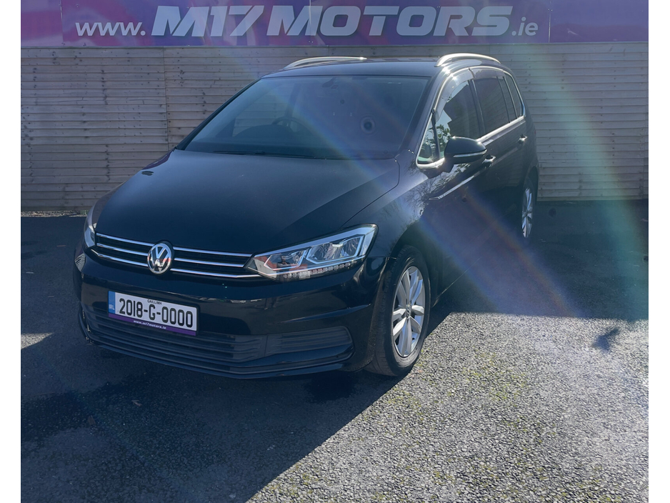 2018 Volkswagen Touran - image 2