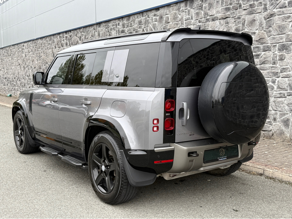 2021 Land Rover Defender - image 27