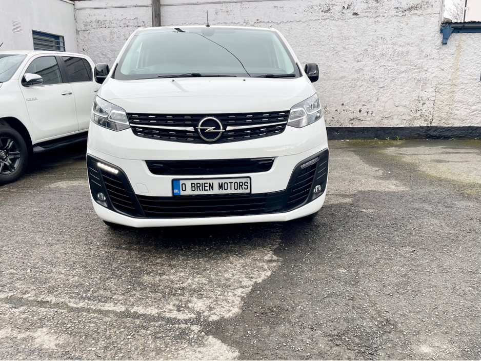 2022 Opel Vivaro - image 38