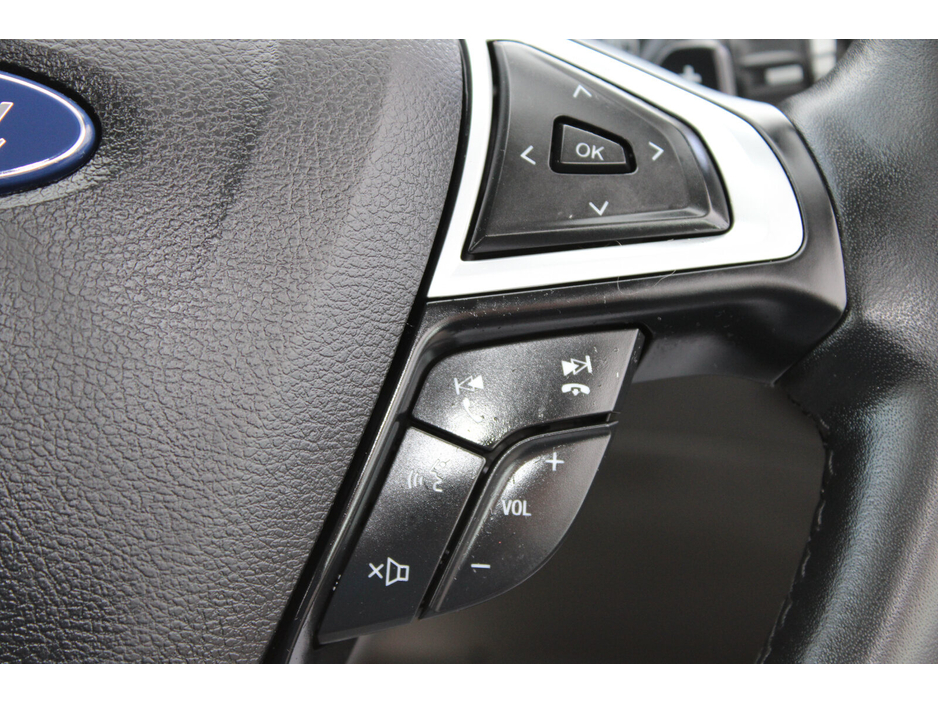 2019 Ford Mondeo - image 28