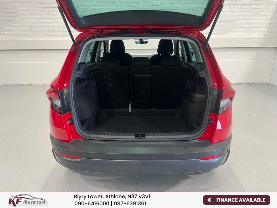 2020 Skoda Karoq - image 9