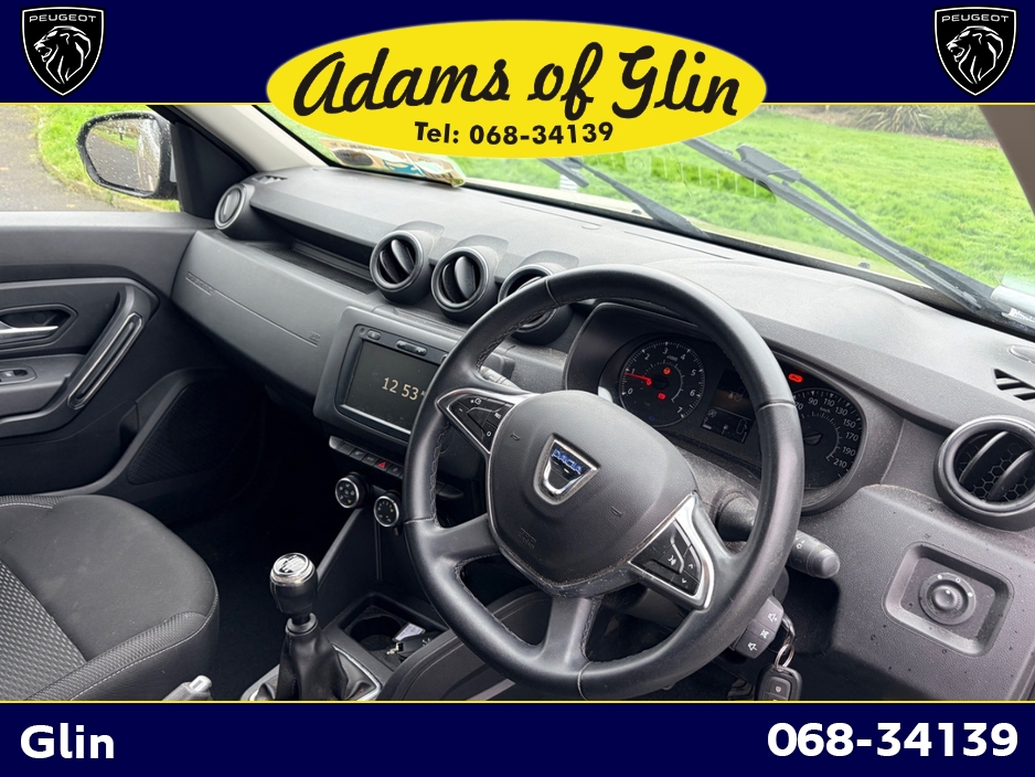 2019 Dacia Duster - image 3