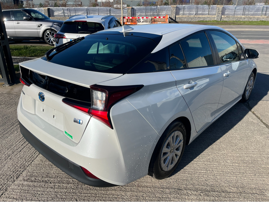 2020 Toyota Prius - image 7