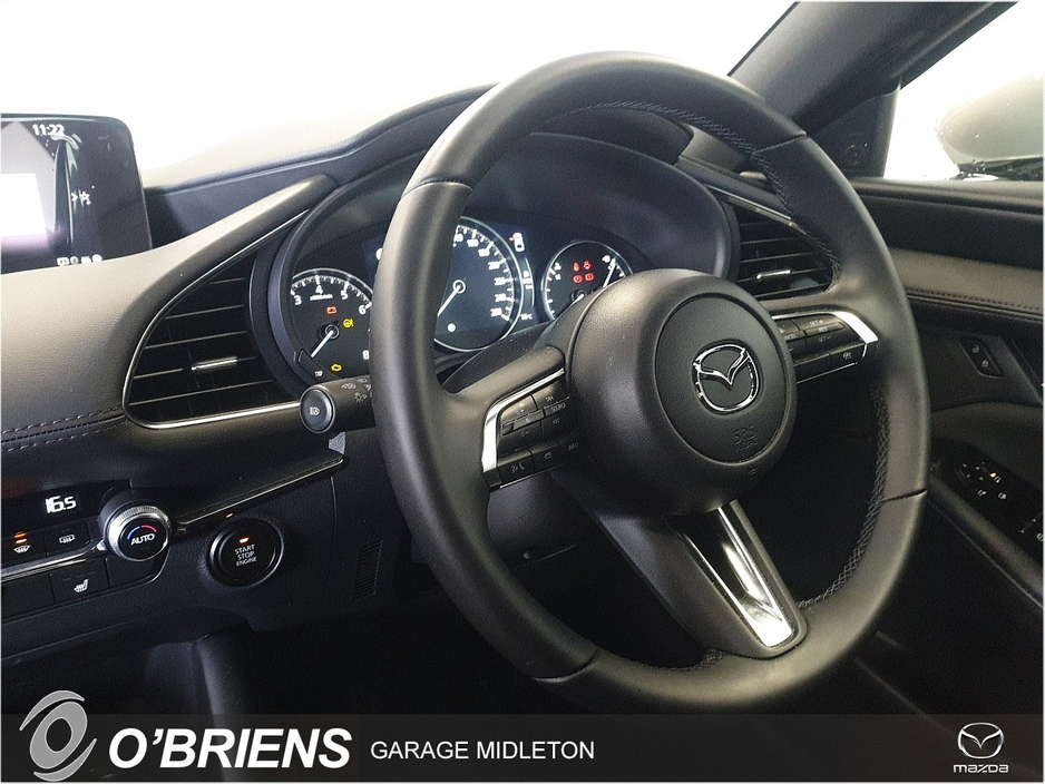 2025 Mazda Mazda3 - image 9