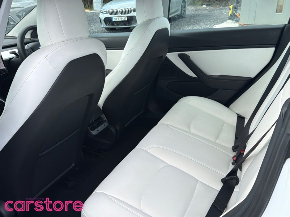 2020 Tesla Model 3 - image 8