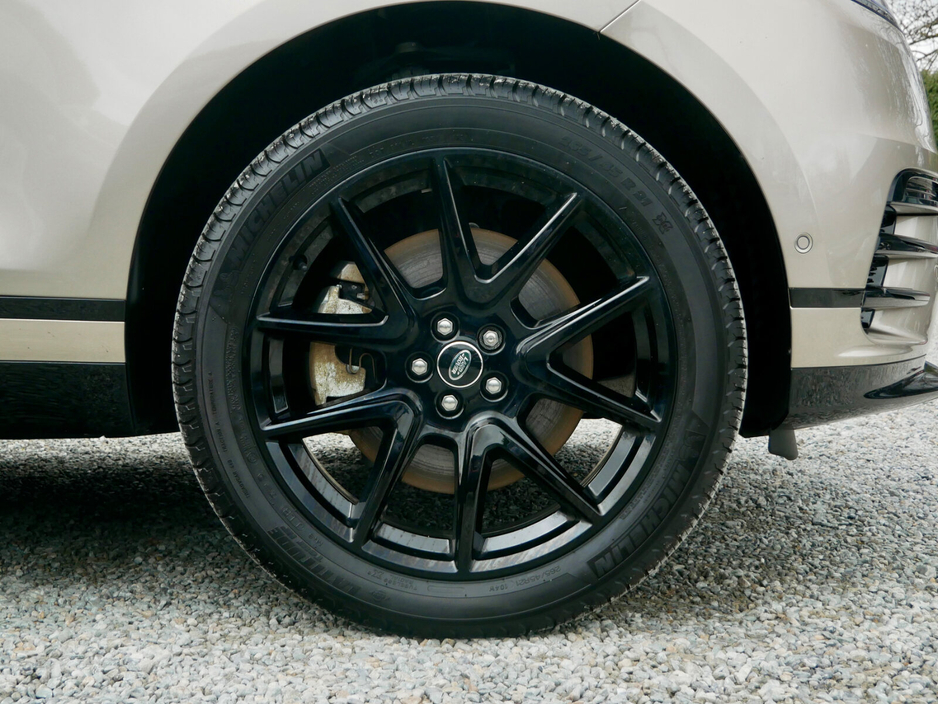 2025 Land Rover Range Rover Velar - image 13