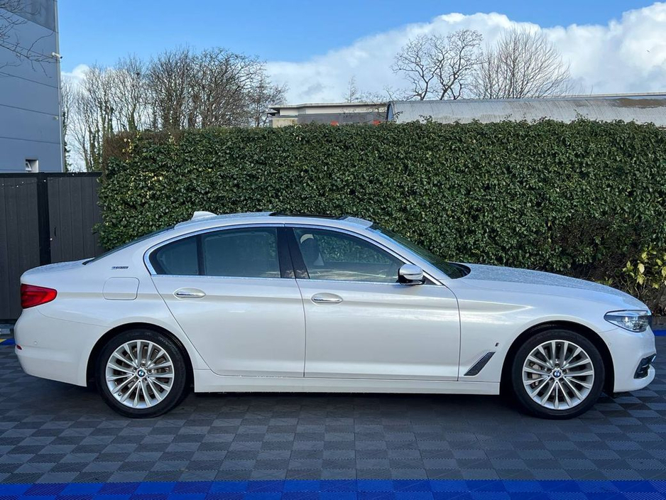 2018 BMW 5 Series 530e LUXURY LINE 2.0 HYBRID // FULL SERVICE HISTORY/ /TILT & SLIDE SUNROOF // HARMAN/KARDON €24,900