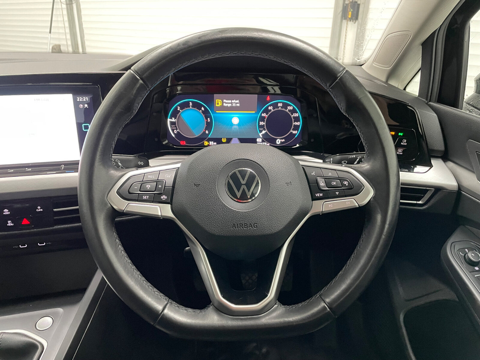 2021 Volkswagen Golf  €23,995