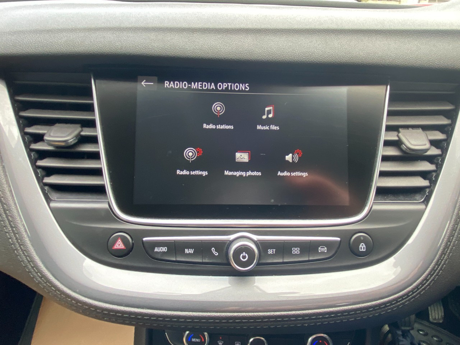 2019 Vauxhall Grandland X - image 18