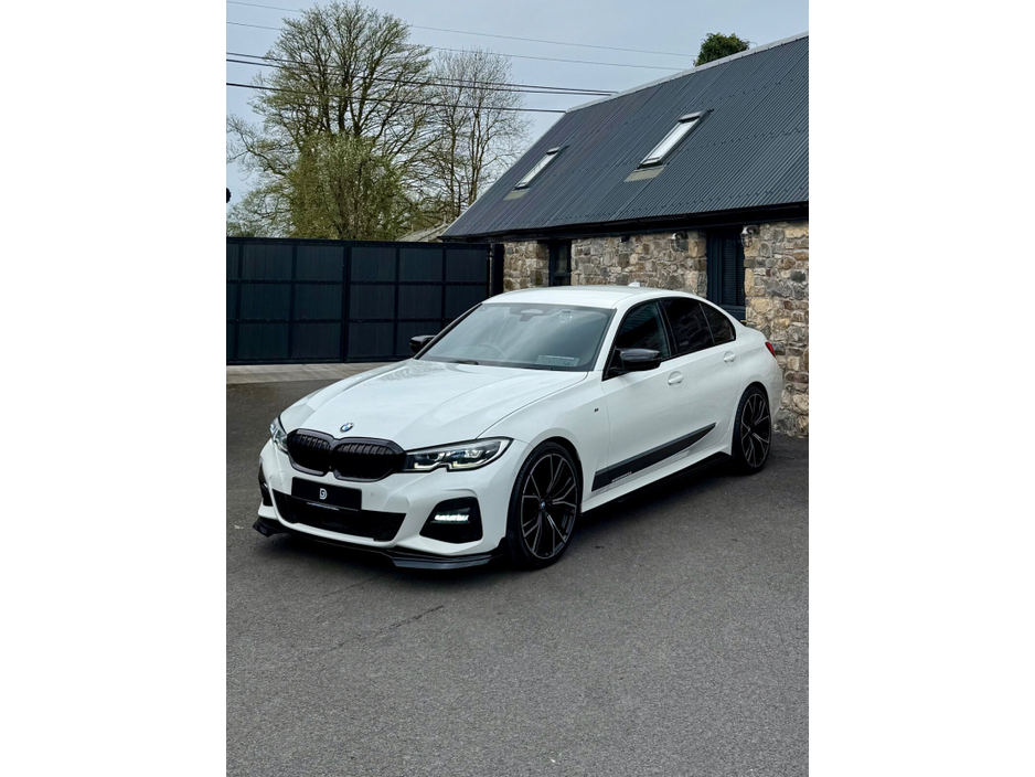 2020 BMW 3 Series - image 3