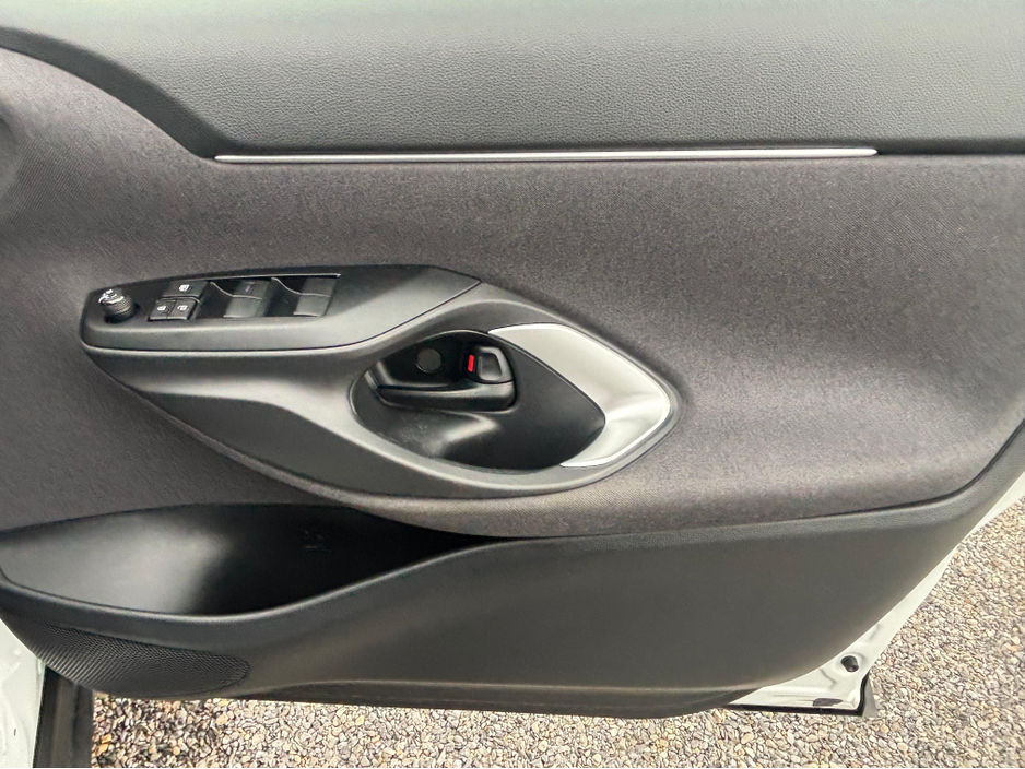 2023 Toyota Yaris - image 10