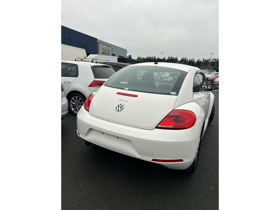 2013 Volkswagen Beetle  €10,950