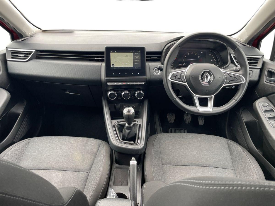 2023 Renault Clio - image 2