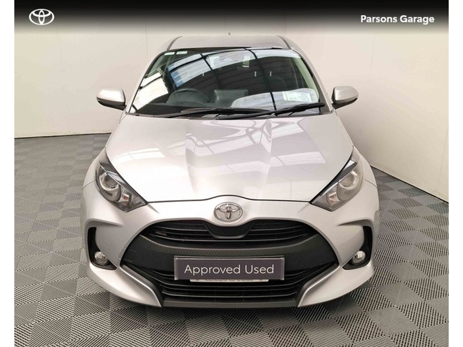 2023 Toyota Yaris - image 5