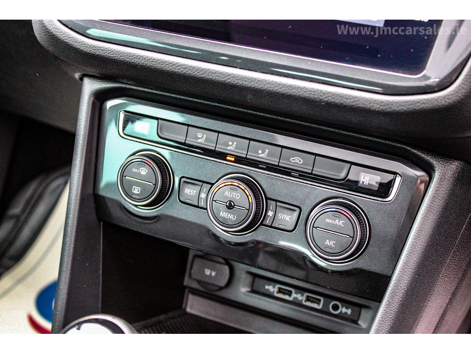 2018 Volkswagen Tiguan - image 19