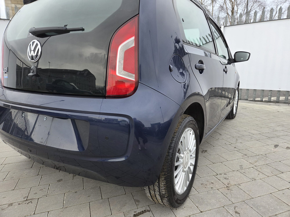 2015 Volkswagen up! - image 13
