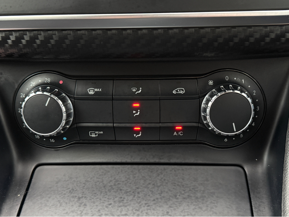 2013 Mercedes-Benz A Class ( 132 REG A180 AMG LINE NIGHT PACK AMG INTERIOR HALF LEATHER SEATS / HI SPEC / SYSTEM LOW ROAD TAX BAND / SIMI DEALER €13,450