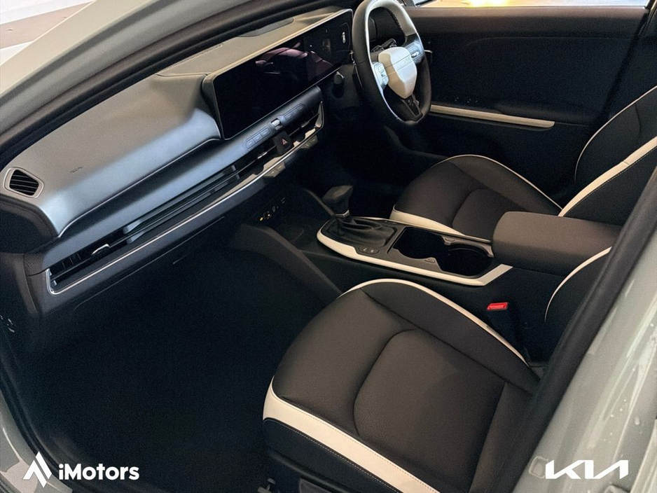 2026 Kia K4 - image 12