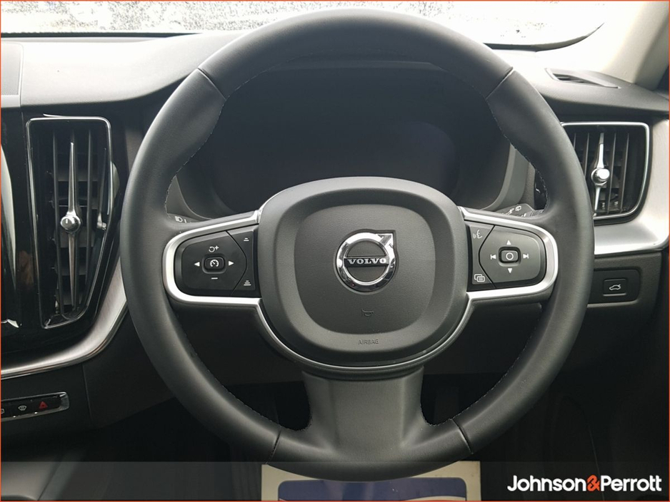 2022 Volvo XC60 B4 197bhp Diesel MHEV Momentum (Two Year Volvo Selekt Warranty + Two Year Volvo Service Plan) €46,900