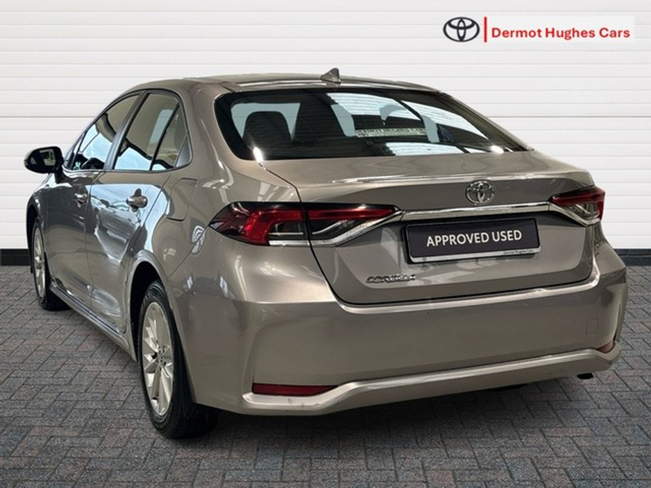 2019 Toyota Corolla - image 2