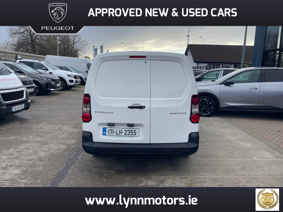 2017 Peugeot Partner - image 3