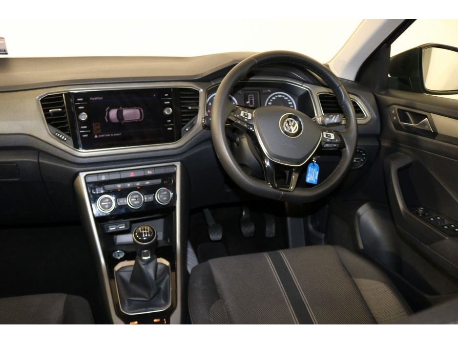 2020 Volkswagen T-Roc - image 9