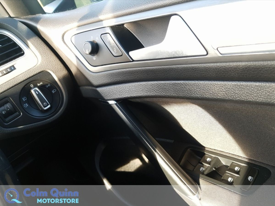 2016 Volkswagen Golf - image 15
