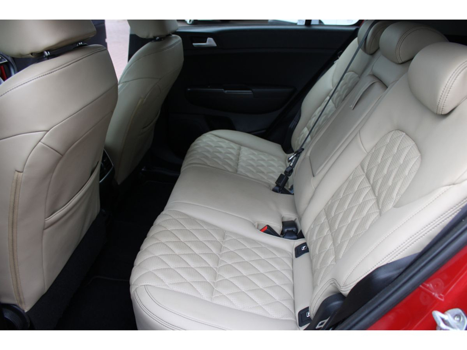 2021 Kia Sportage - image 20