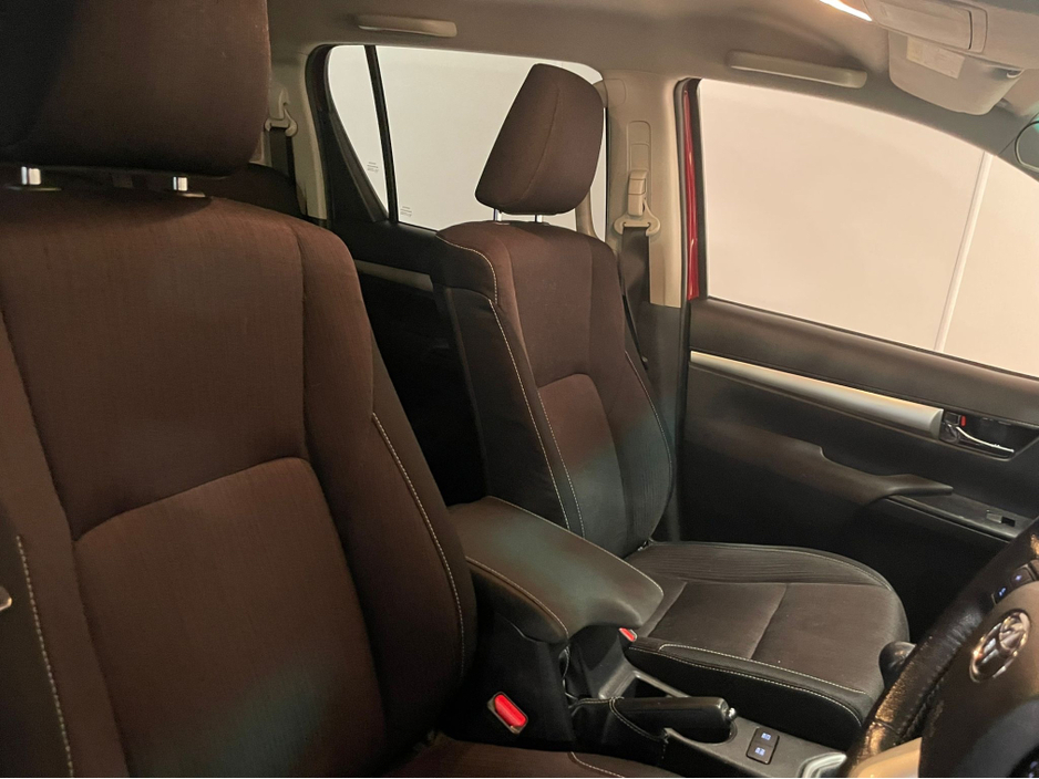 2018 Toyota Hilux DOUBLE CAB SR5 4DR DREW €29,950